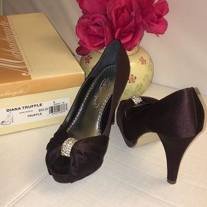 Final Price David’s Bridal Peep Toe Heels Size 6M
